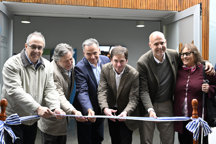 Autoridades presentes en la inauguración de la UTEC en la piedras