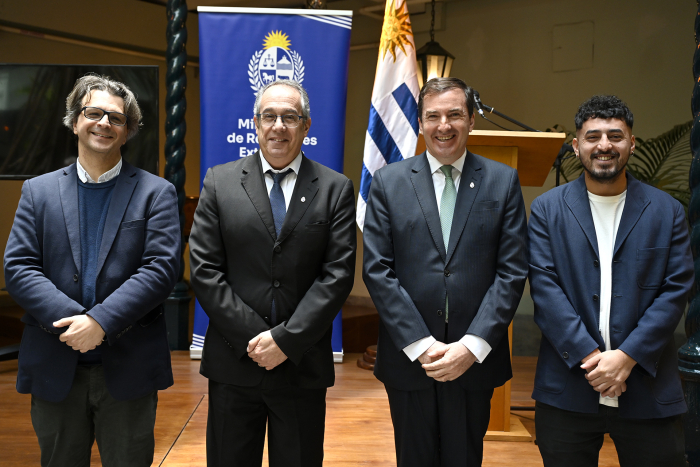 Autoridades posan para foto