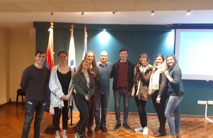 Voluntarios alemanes del programa “Naturweit” junto a Nicolás Pons y Carmen Orguet 