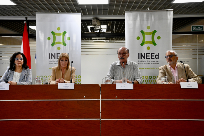Presentación del informe sobre el estado de la educación en Uruguay en el período 2023 y 2024 Autoridades en mesa