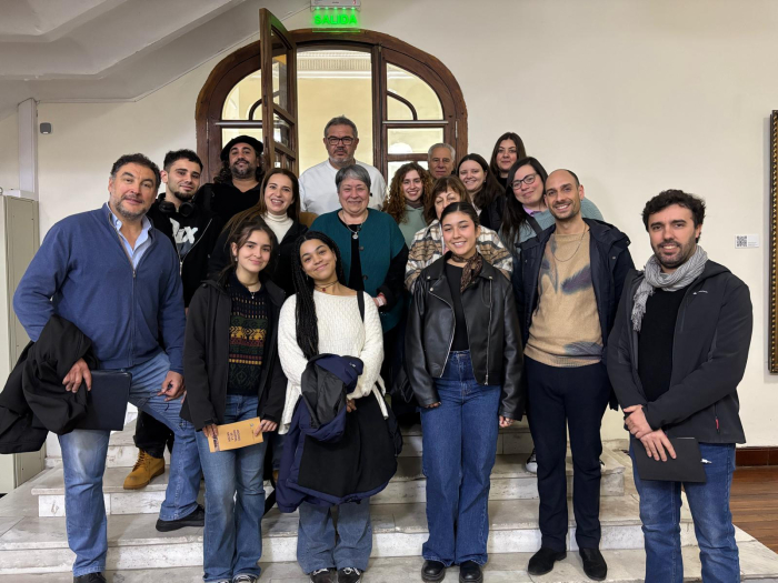 Grupo de estudiantes de la Facultad de Humanidades y Ciencias