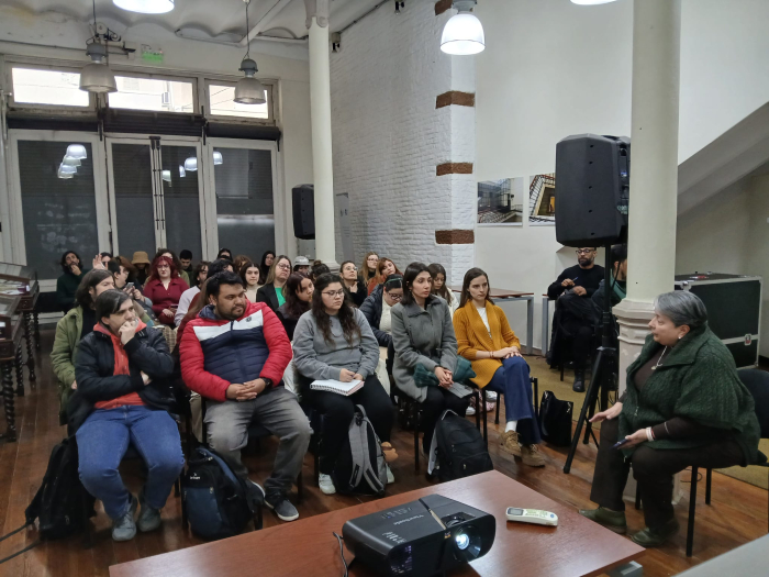 Estudiantes de Archivología, en el salón de actos del AGN