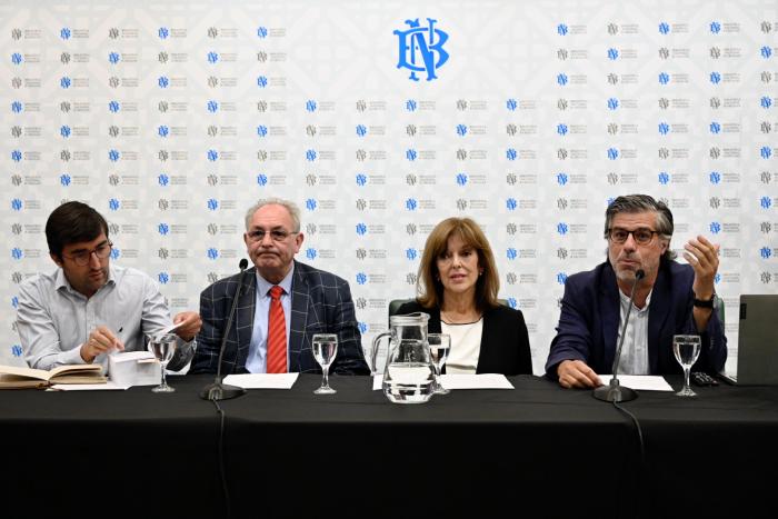 Pleno de la Comisión de Clásicos Uruguayos. Pleno de la Comisión de Clásicos Uruguayos.