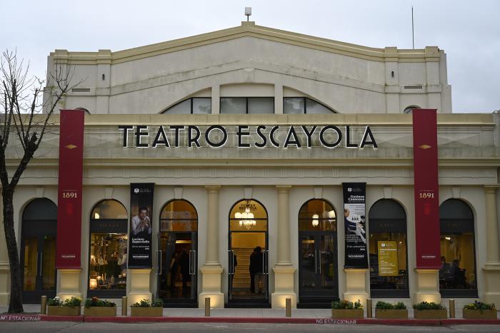Fachada Teatro Escayola.
