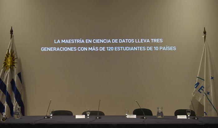 Pantalla: "La maestría en ciencia de datos lleva tres generaciones con más de 120 estudiantes"