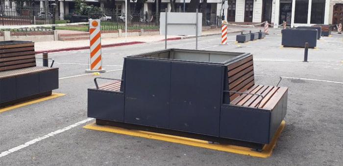 bancos en la Plaza Zabala