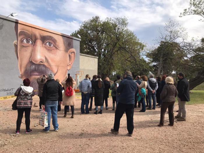 Mural Quintela en el predio cercano al Hospital de Clínicas