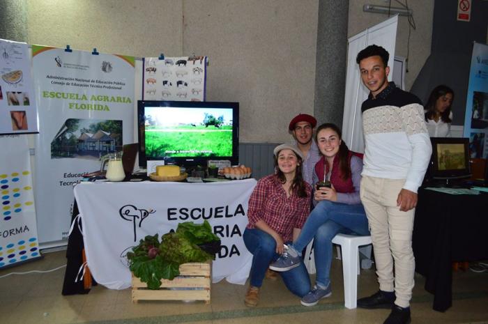 Stand de la Escuela Agraria de Florida. Stand de la Escuela Agraria de Florida