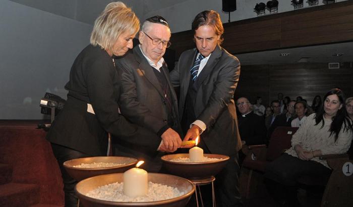 Presidente, Lacalle Pou y Autoridades de la Comunidad Israelita del Uruguay encienden vela en memoria de las víctimas Presidente, Lacalle Pou y autoridades de la Comunidad Israelita encienden velas en homenaje