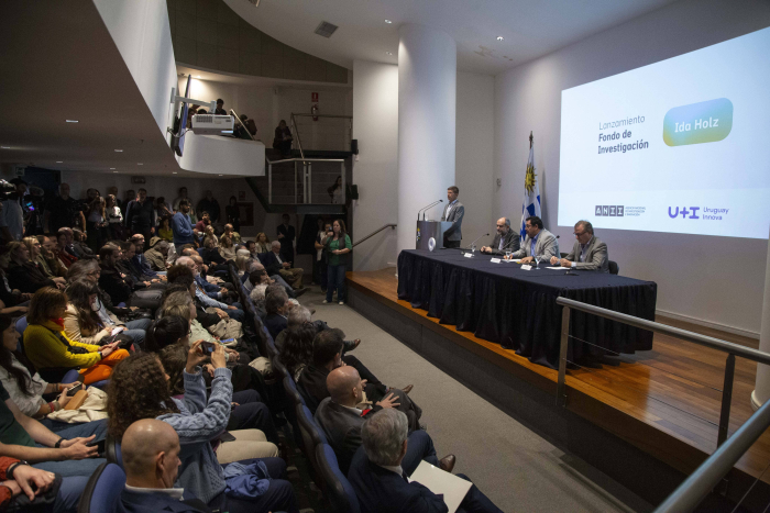 Foto del evento de presentación del Fondo Ida Holz de ANII Foto del evento de presentación del Fondo Ida Holz de ANII