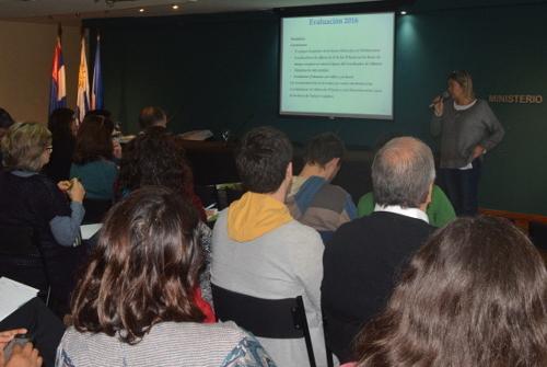 Talleristas de Módulos socioeducativos en jornada de trabajo y evaluación