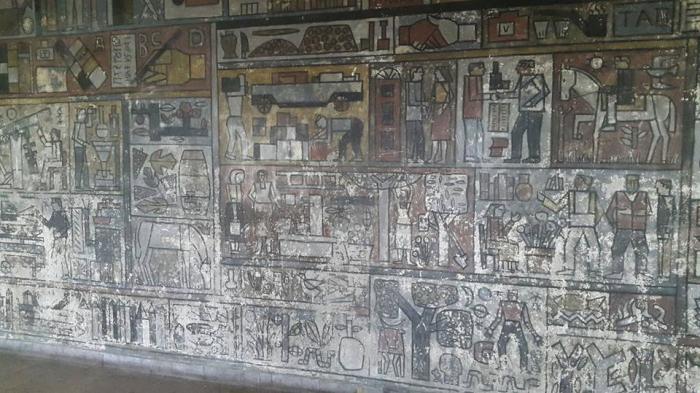 mural Oficios a restaurar