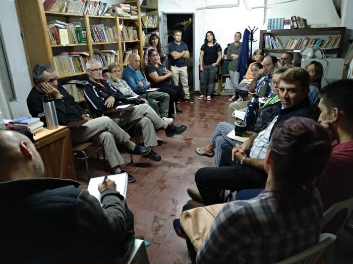 Personas en reunión