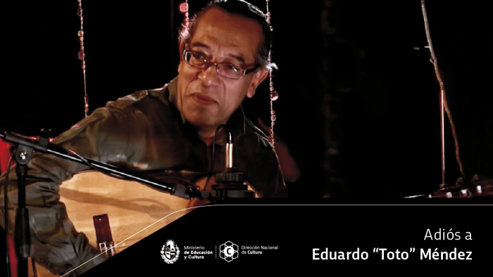 Toto Méndez toto tocando la Guitarra