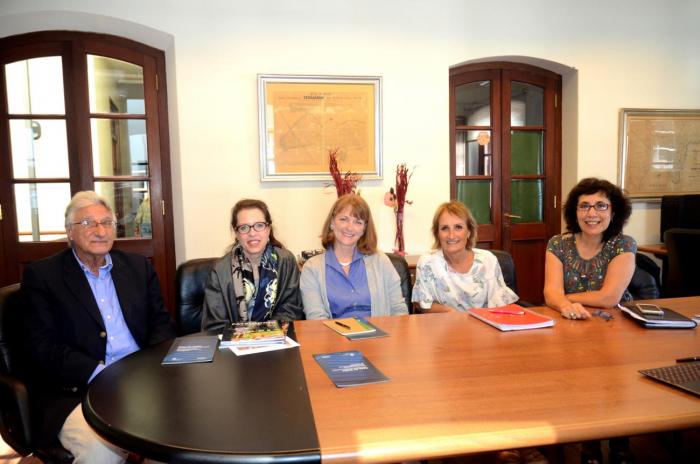Embajadora reunida con la Comisión Embajadora reunida con la Comisión