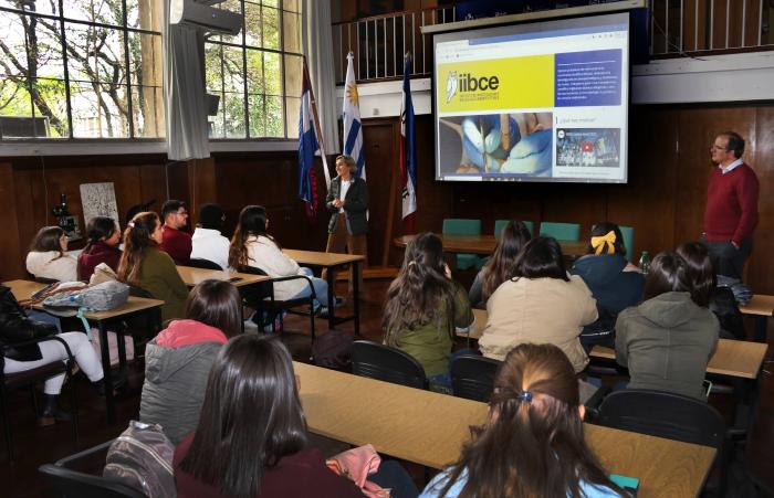 Estudiantes de profesora de Biología del CeRP del Sur