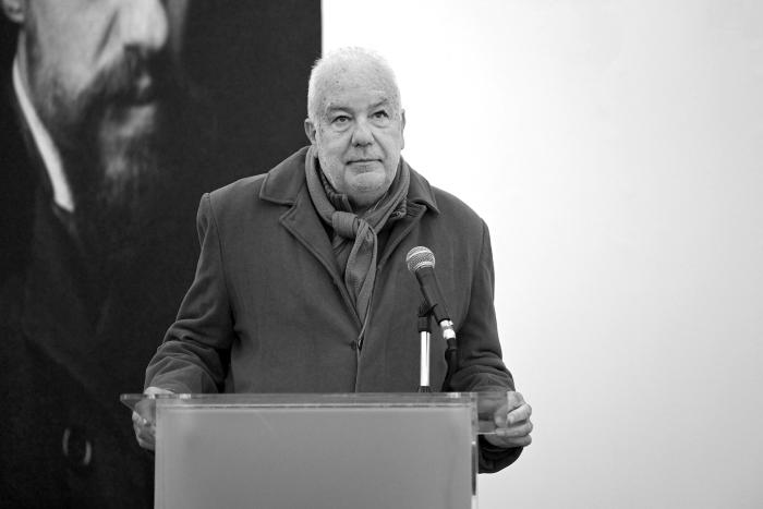 Loustaunau durante la inauguración de la muestra retrospectiva de Torres García en el MNAV, 2024.