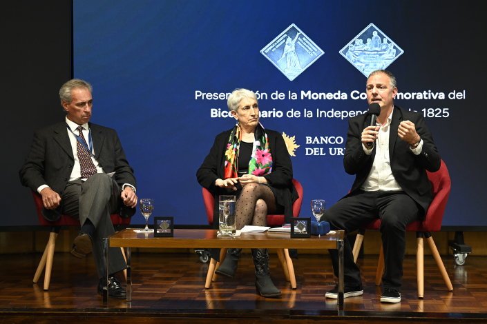 Presentación moneda del Bicentenario.