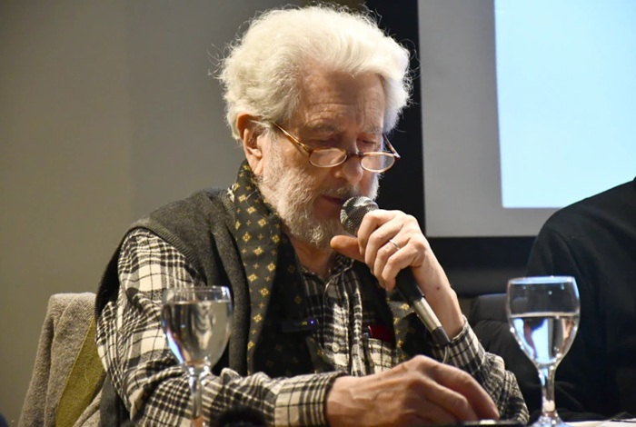 Gabriel Peluffo Linari presentó su libro “Ecos de entresiglos (XX-XXI)”