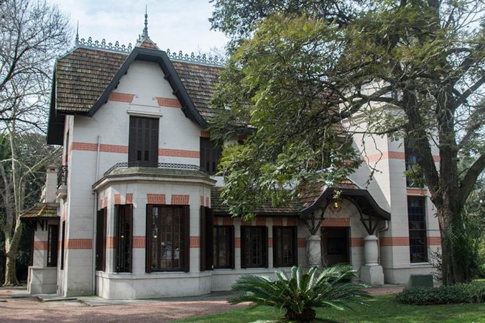 Fachada de la casaquinta