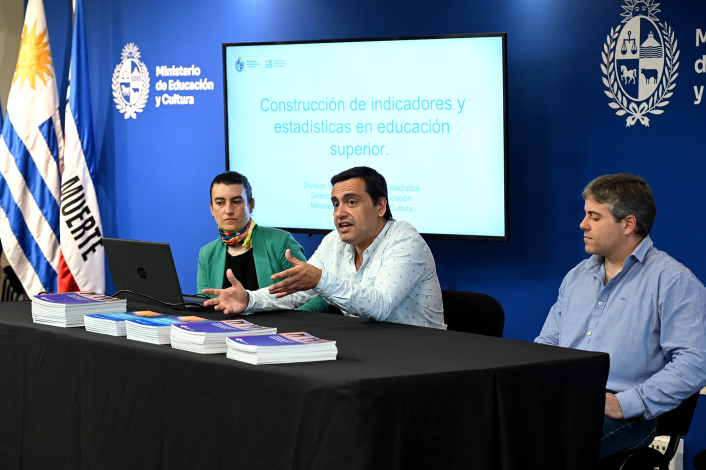 Mesa del equipo de Estadística