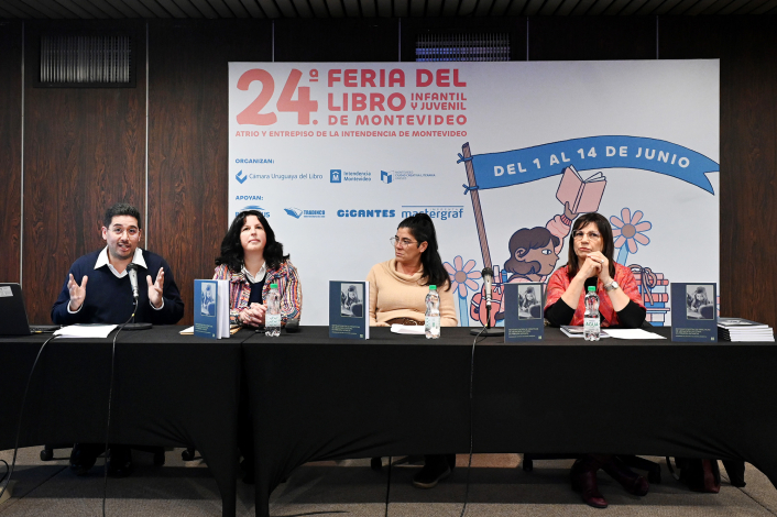 Mesa de apertura con referentes 