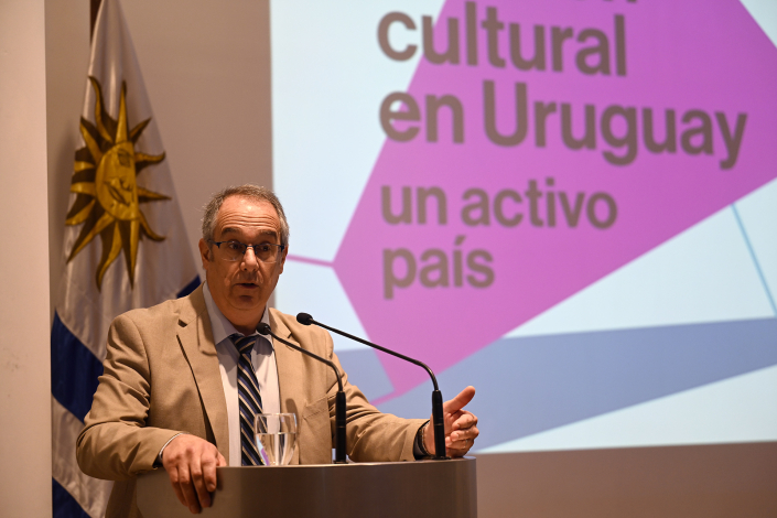 Ministro, José Carlos Mahía, participando en el Conversatorio sobre Gestión Cultural
