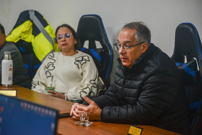 Ministro en reunión