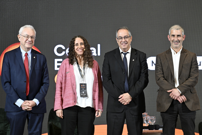 Autoridades posan para foto