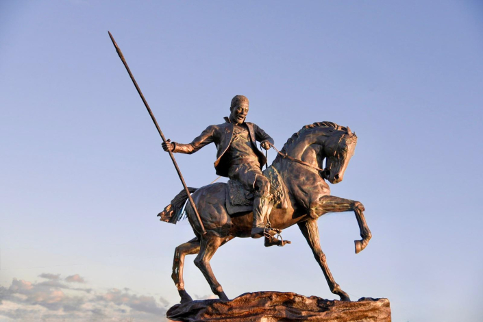 Monumento a Joaquín Lencinas en el Parque Artigas de Las Piedras, Canelones.