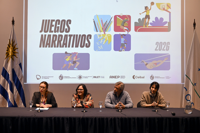 Mesa de autoridades en el cierre de los Juegos Narrativos 2026