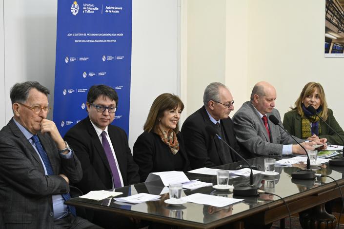 Foto: mesa de autoridades