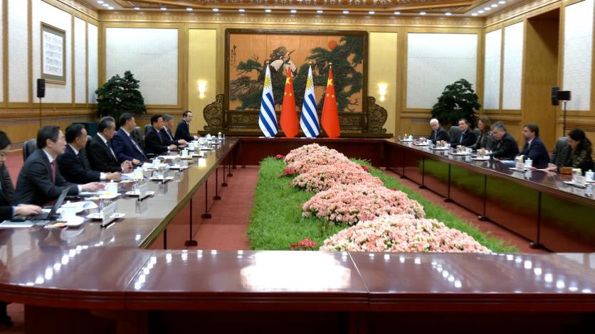 Reuniones y firma de acuerdos durante la visita del presidente Luis Lacalle Pou a China