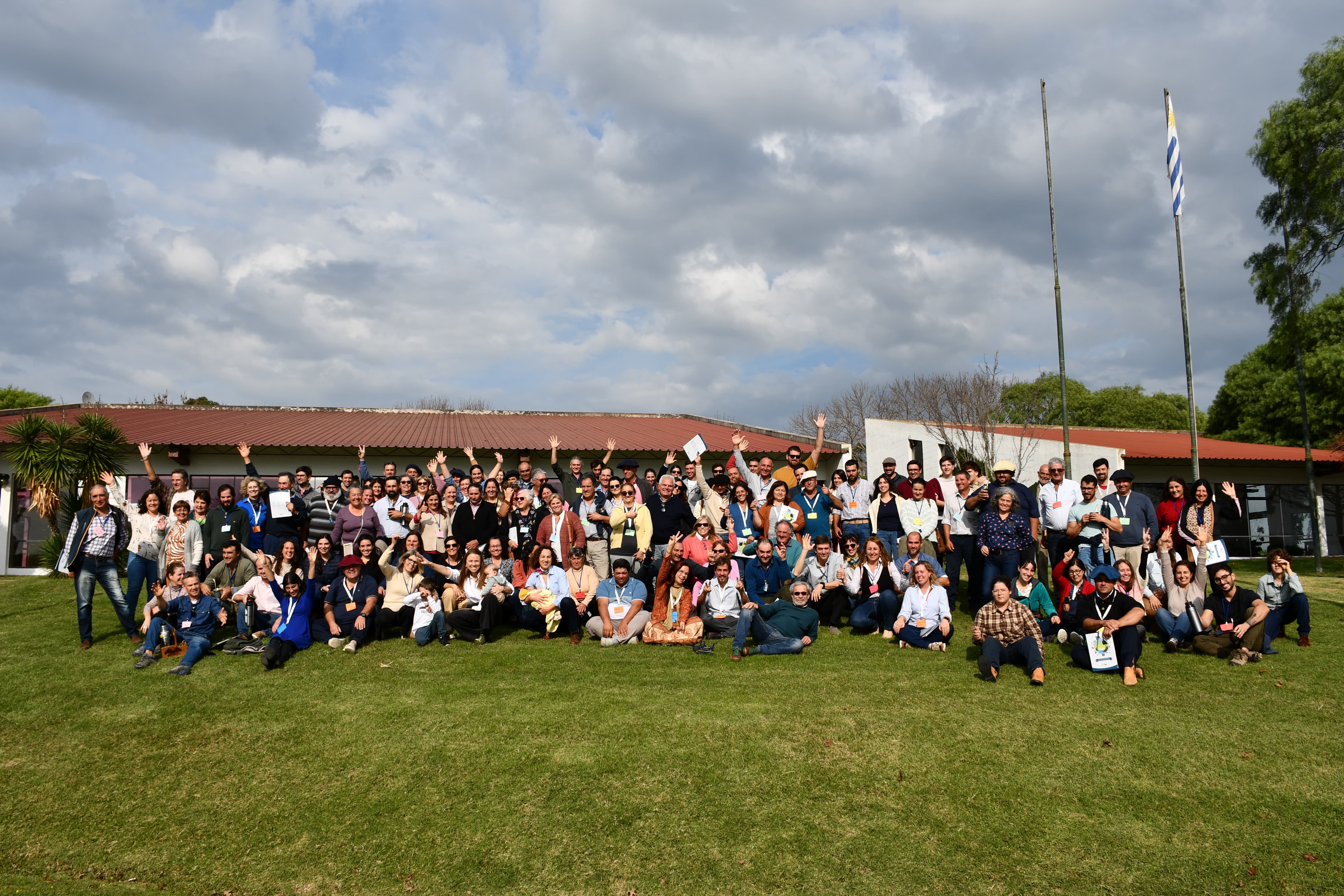 foto de 160 participantes del taller