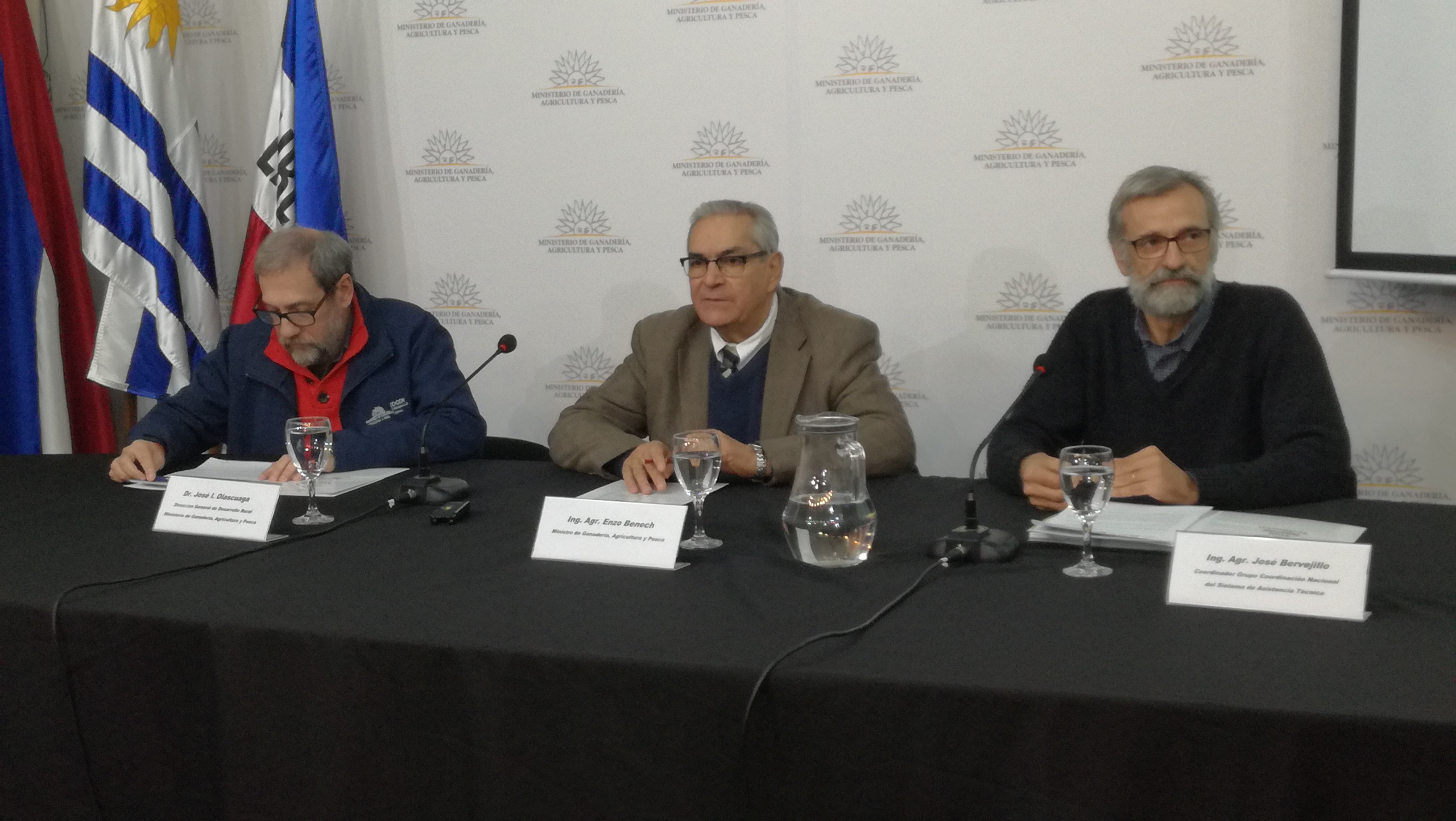 Autoridades MGAP en conferencia de prensa