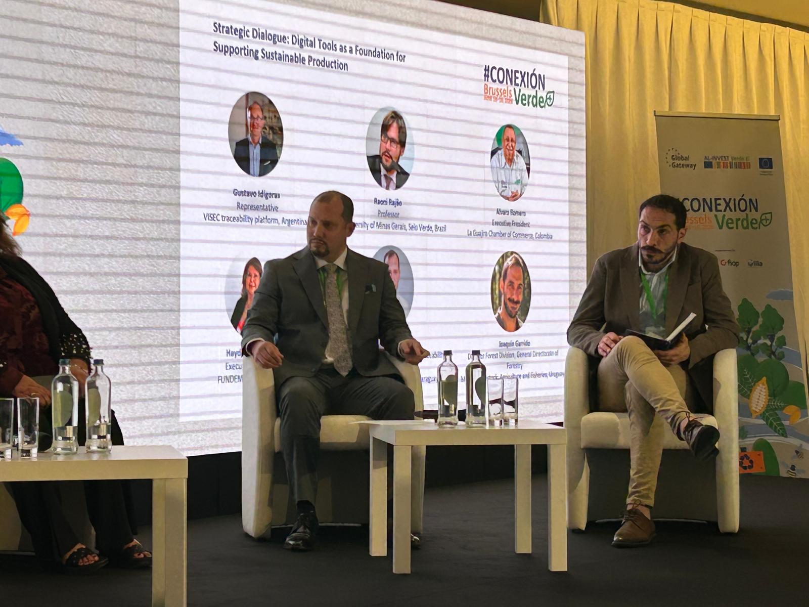 Garrido y Panelistas