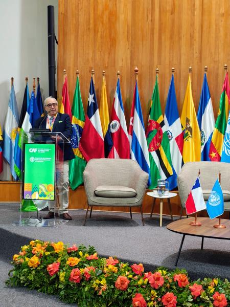 Ministro Fratti en misión en Chile