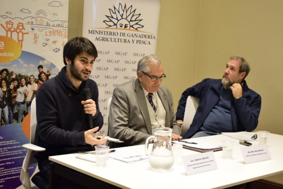convocatoria a la juventud rural a presentarse a la 5ª edición de Somos de Acá Autoridades MGAP e INJU