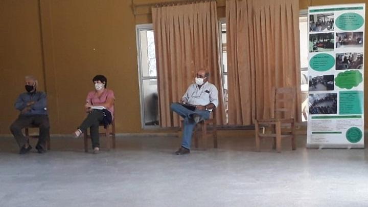 Distanciamiento entre los participantes Distanciamiento entre los participantes