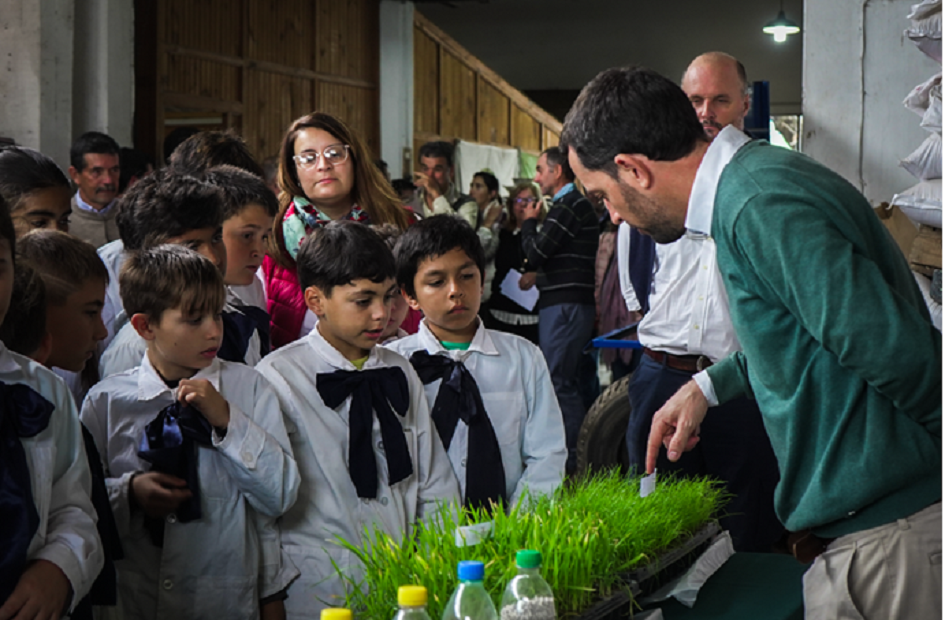 Estudiantes de la escuela número 74 Estudiantes de la escuela número 74
