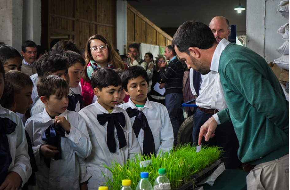 Estudiantes de la escuela número 74