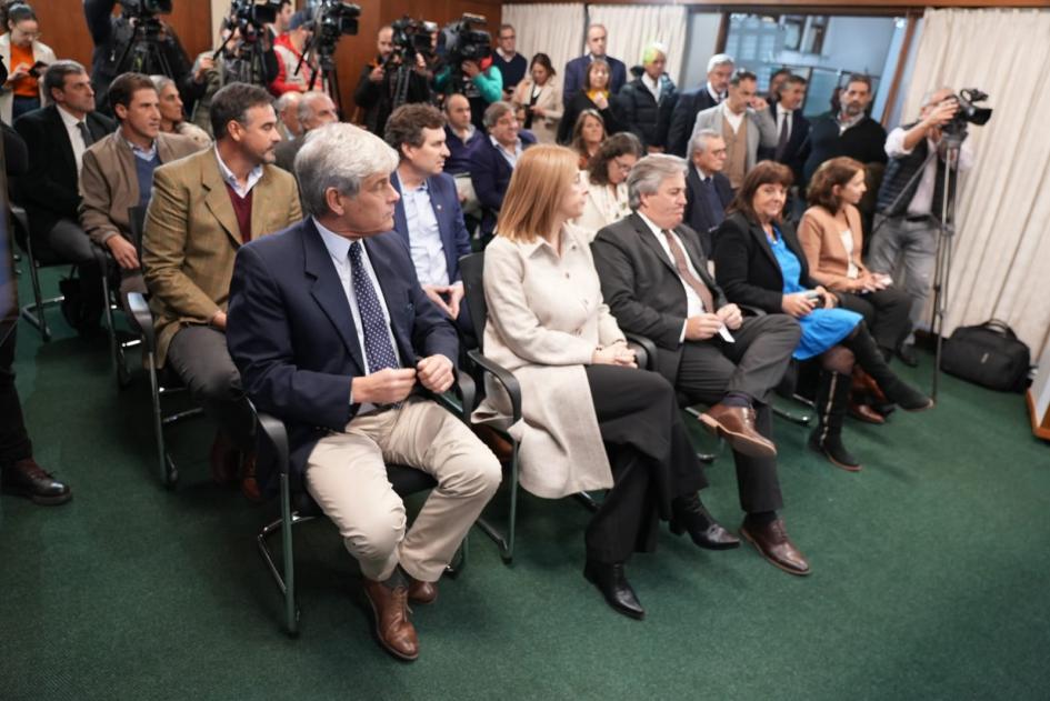 Conferencia de prensa Conferencia de prensa