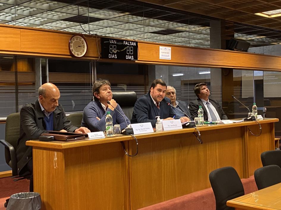 Apertura del evento a cargo del Diputado Juan Moreno Apertura del evento a cargo del Diputado Juan Moreno