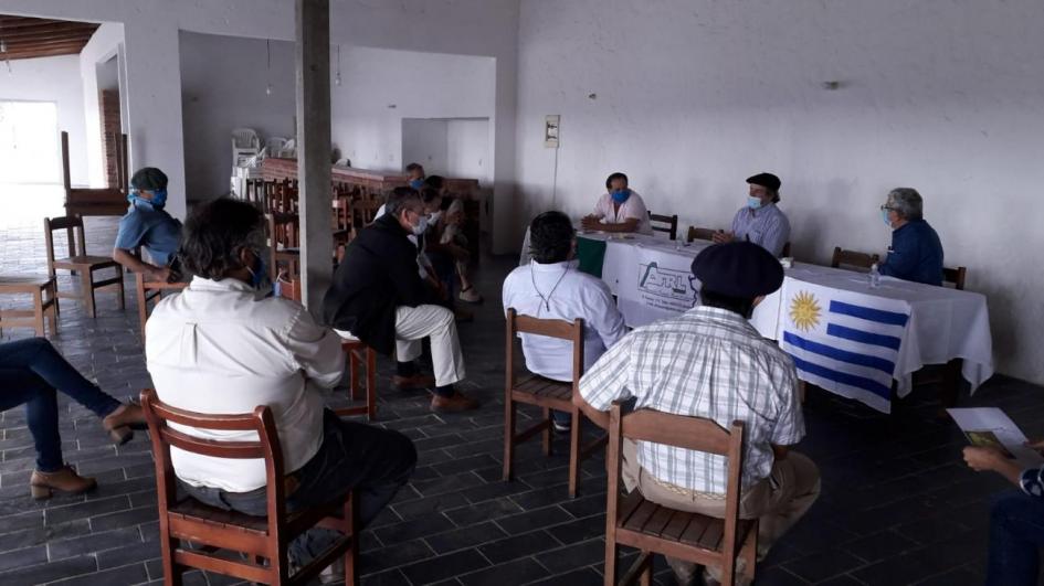 Uriarte se reunió con la Sociedad Fomento de Productores de Lascano Uriarte se reunió con la Sociedad Fomento de Productores de Lascano