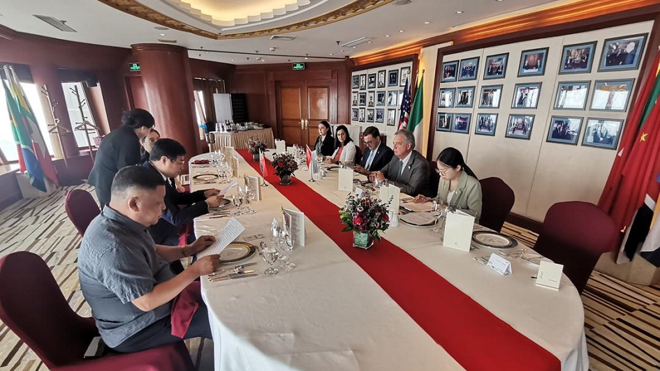Almuerzo con el alcalde de Hebei Almuerzo con el alcalde de Hebei