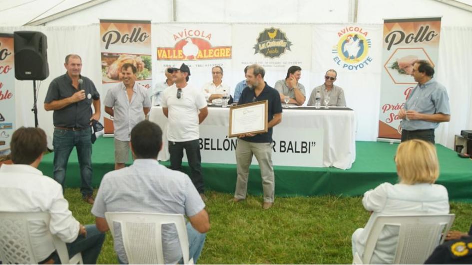 MGAP recibió reconocimiento por parte de los Façoneros de Pollos Unidos Reunión de Façoneros unidos de pollos