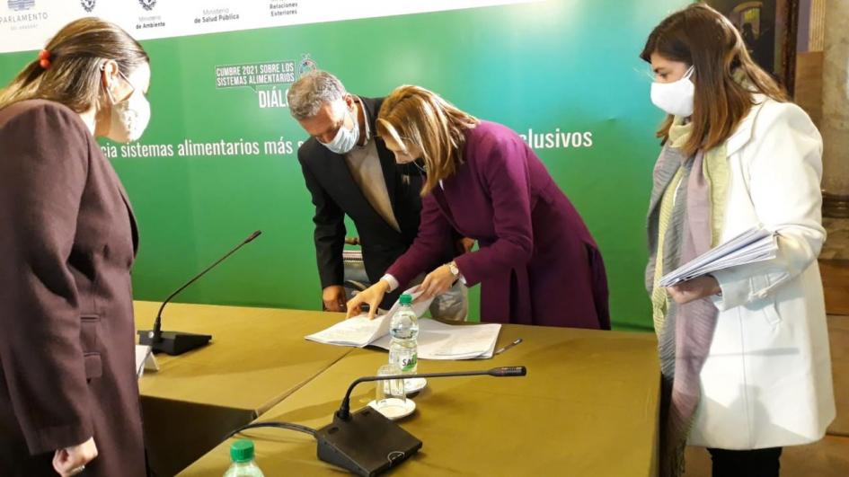 “Sistemas Alimentarios más Saludables, Sostenibles e Inclusivos” “Sistemas Alimentarios más Saludables, Sostenibles e Inclusivos”