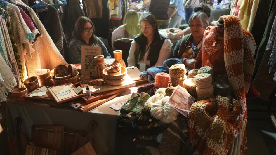 Producción artesanal de mujeres rurales y del agro
