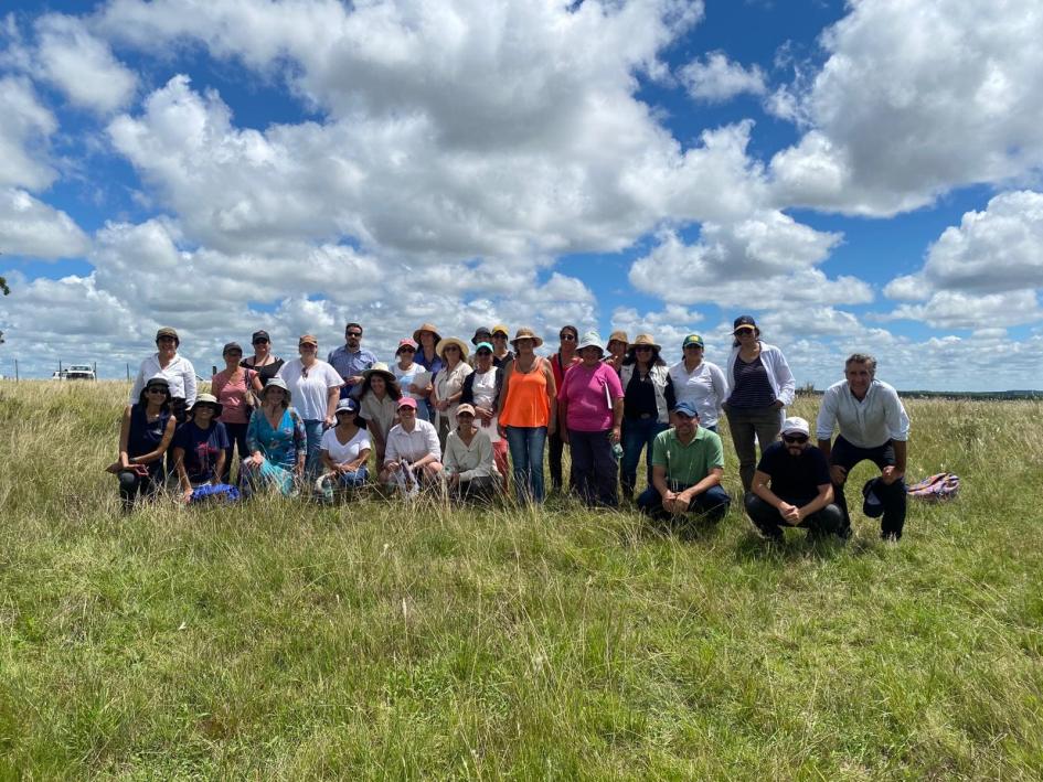 Mujeres rurales y del agro compartieron jornada sobre conservación del suelo y campo natural Mujeres rurales y del agro compartieron jornada sobre conservación del suelo y campo natural