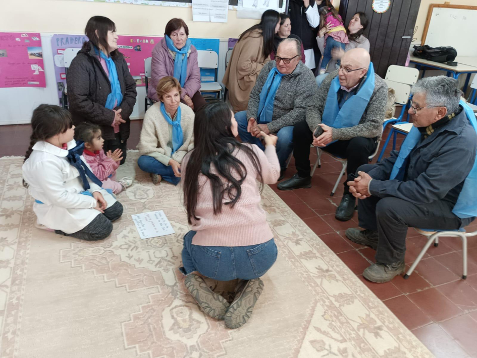 Charla con las personas mayores Charla con las personas mayores